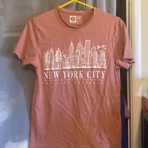 Cedar wood state men’s tShirt with New York Skyline